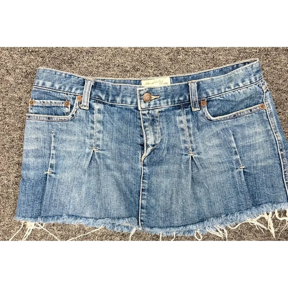 Abercrombie & Fitch Y2K Denim Mini Skirt Blue‎ Pleated Raw Hem Womens Size 6